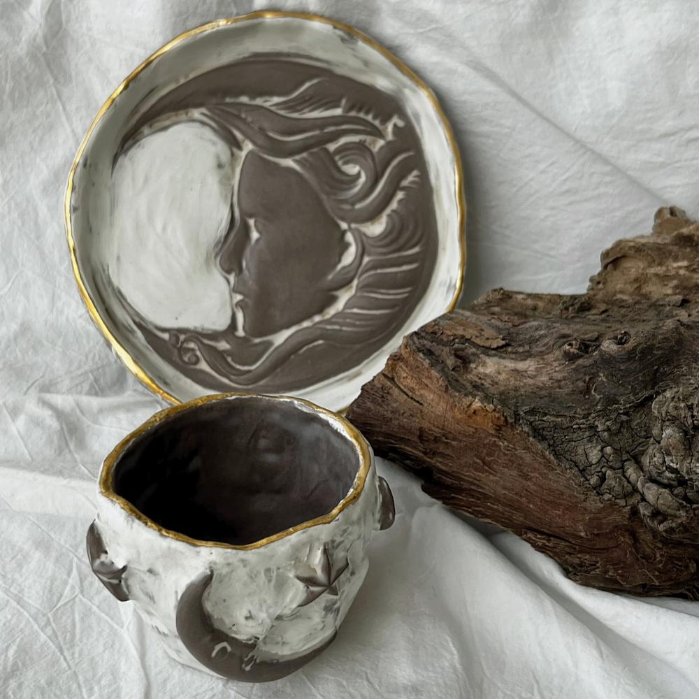 ‏Magic Crescent Cup and plate Set