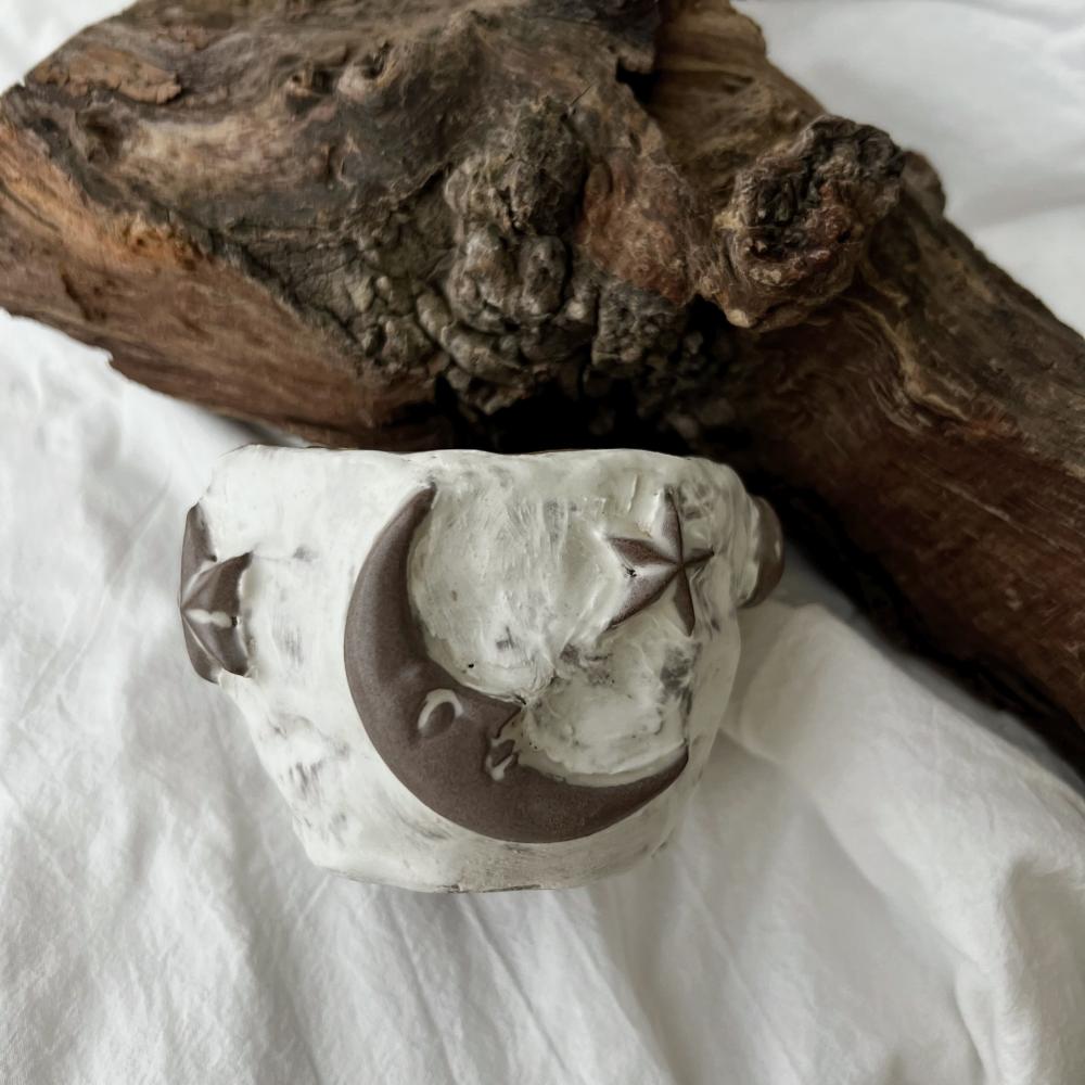 ‏Magic Crescent Cup and plate Set